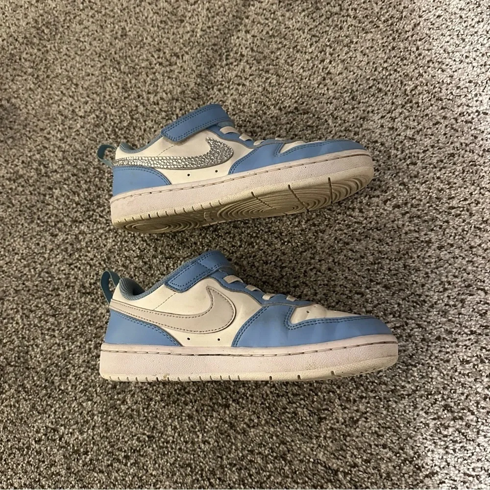 Big Kids NIKE COURT 2.5 Blue White Sneakers Bling Swoosh Logo Crystals